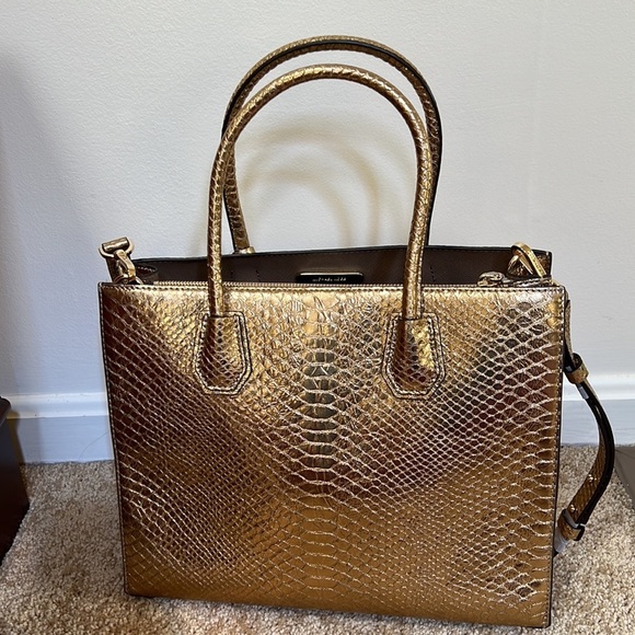 MICHAEL KORS gold metallic embossed satchel with crossbody strap - Picture 4 of 12